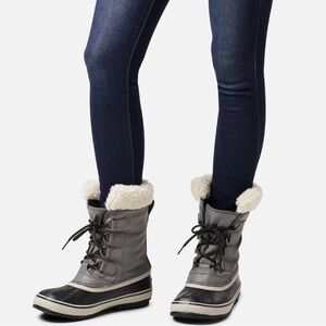 Sorel Women's Gray and Black Winter Boots